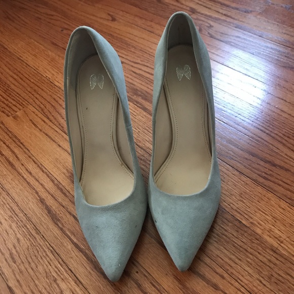 gray point toe heel - Picture 2 of 3